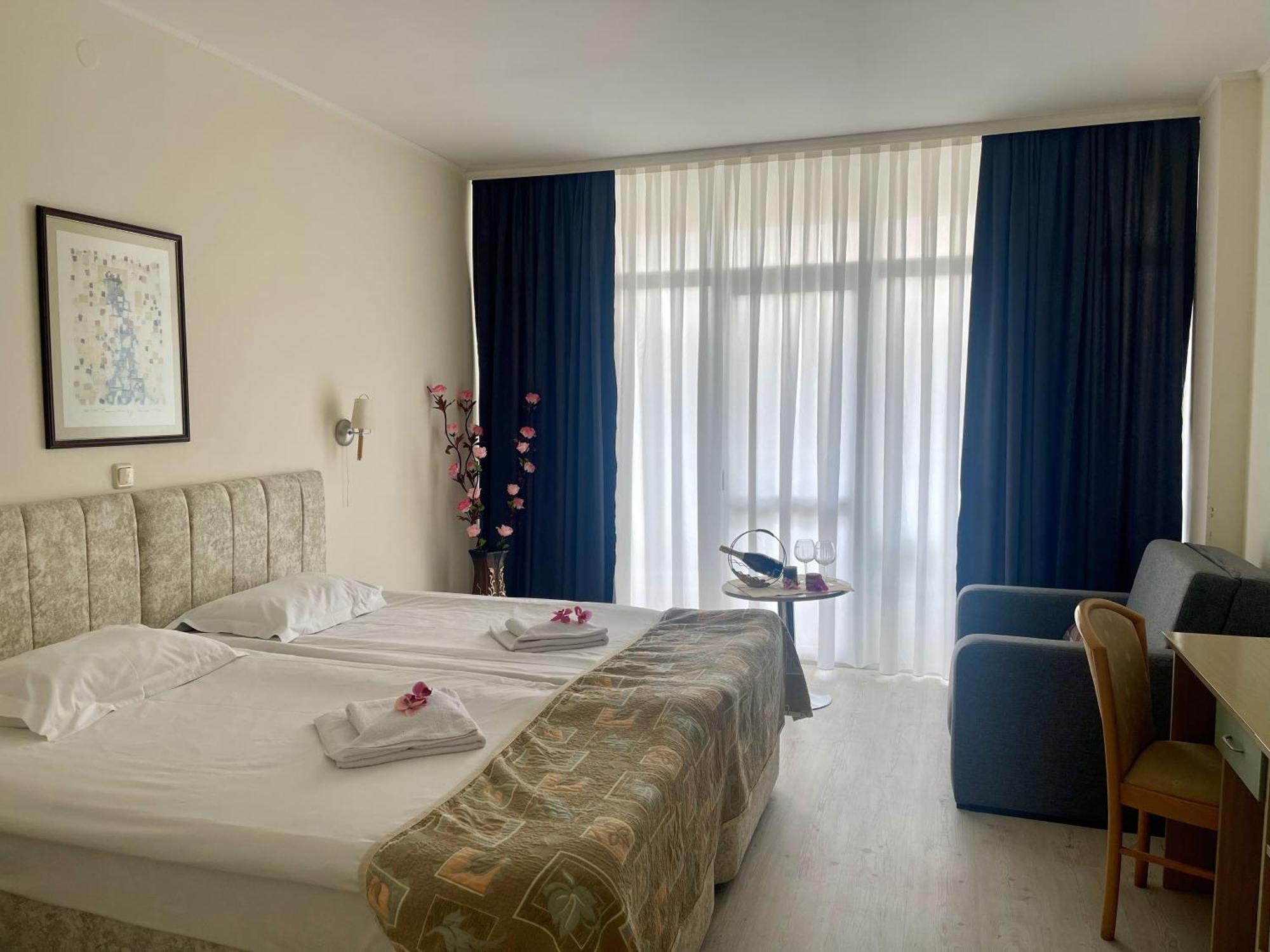Grand Nirvana Hotel 4*